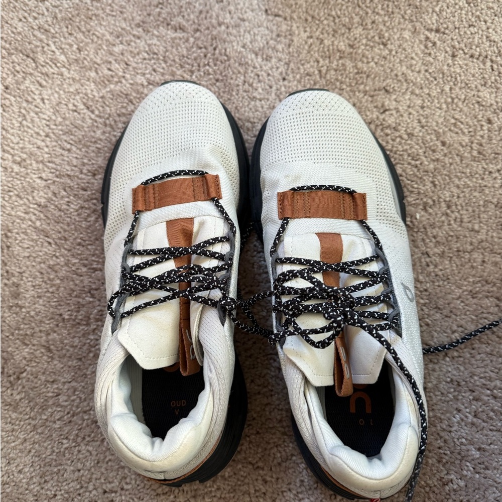 On Cloud Women’s Shoes size 8